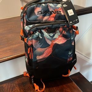 Dakine NWT Women’s Heli Pro 20L Backpack